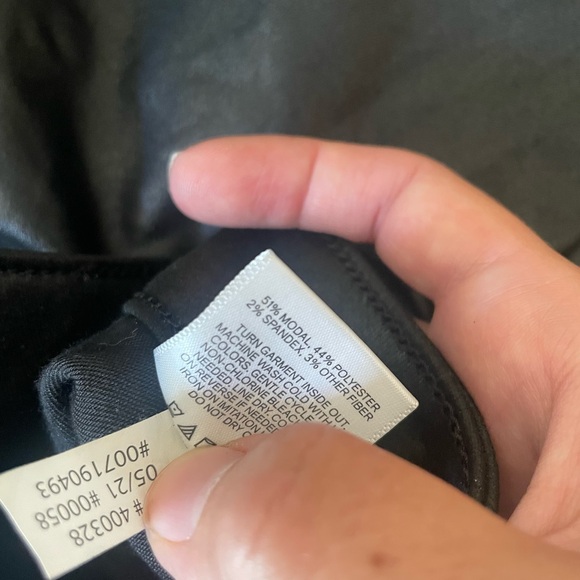 Express Shiny Black Button-Detail Pants coated faux leather look curvy - Picture 8 of 9